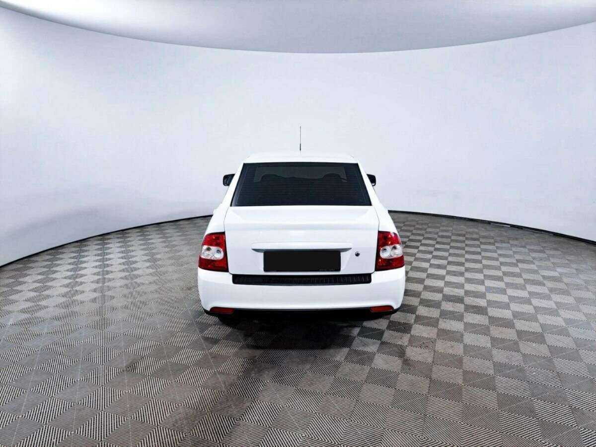 Lada (ВАЗ) Priora с пробегом — 2016 год. Фото: #5