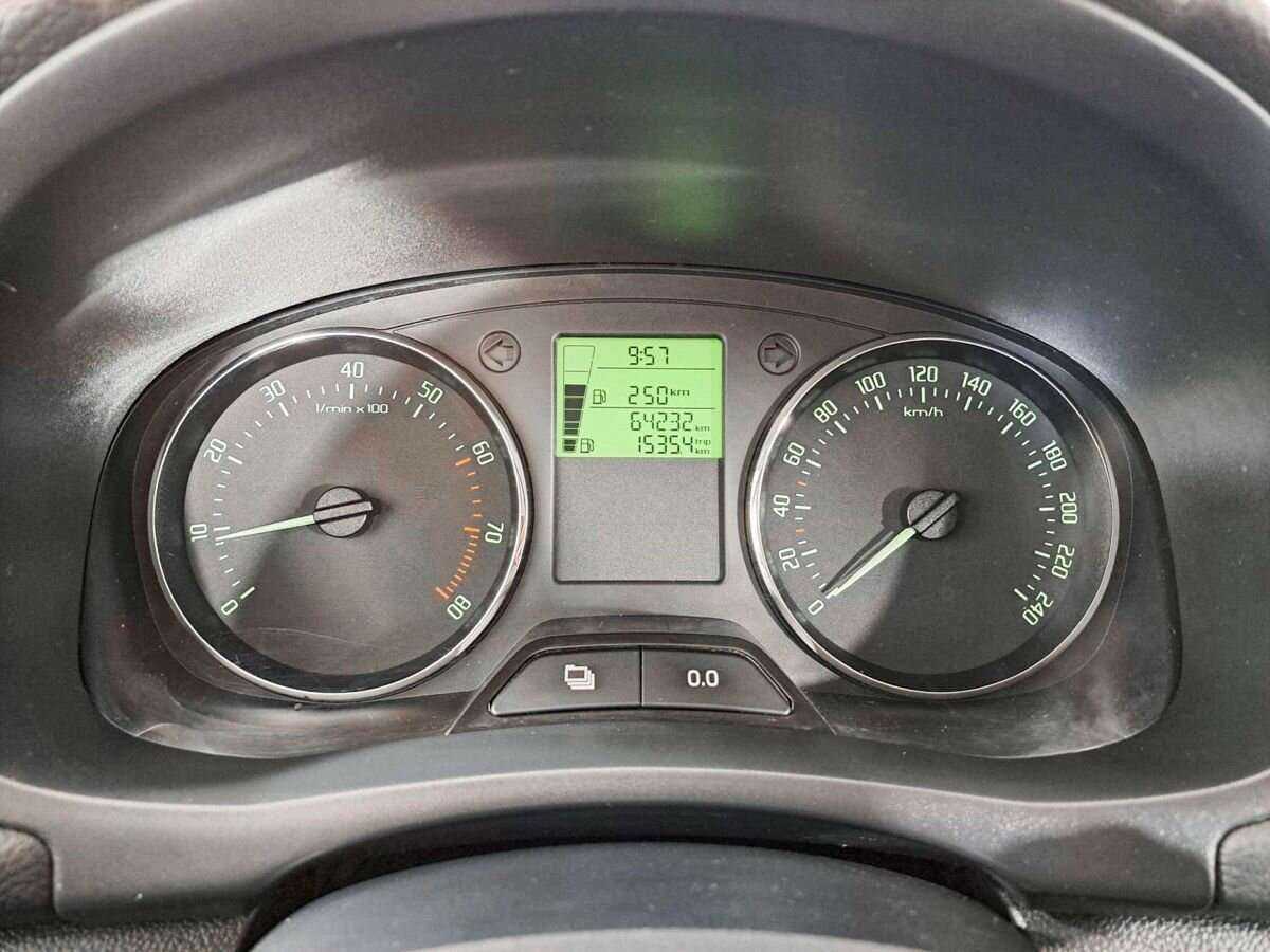 Skoda Fabia с пробегом — 2013 год. Фото: #10