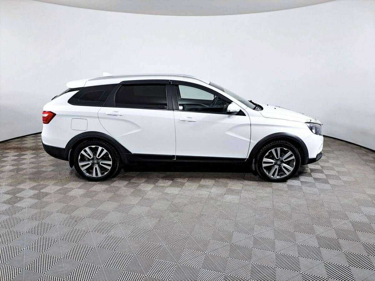 Lada (ВАЗ) Vesta с пробегом — 2019 год. Фото: #3