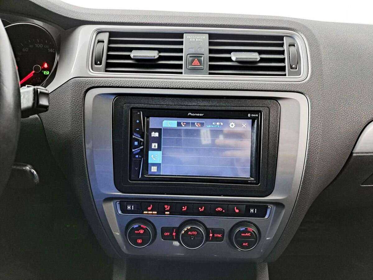 Volkswagen Jetta с пробегом — 2016 год. Фото: #14