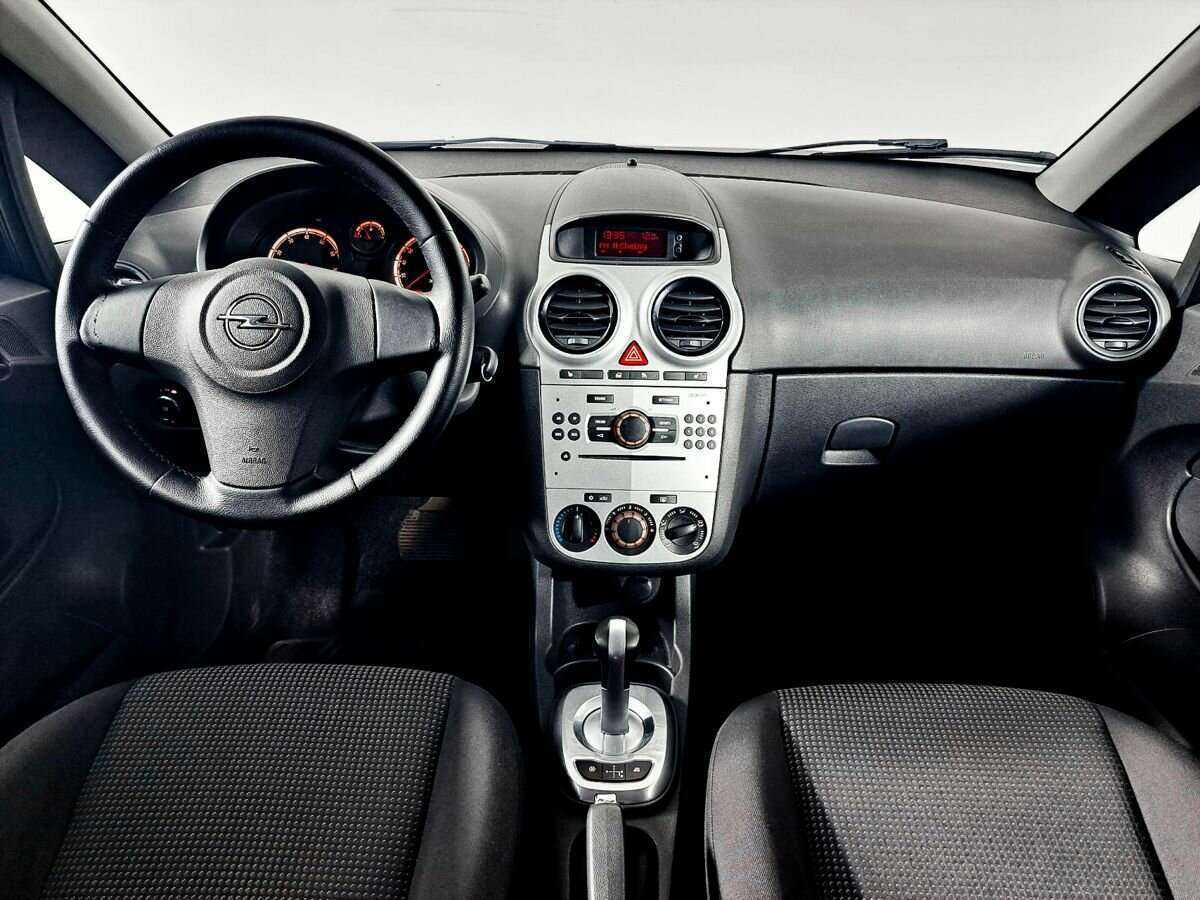Opel Corsa с пробегом — 2012 год. Фото: #11