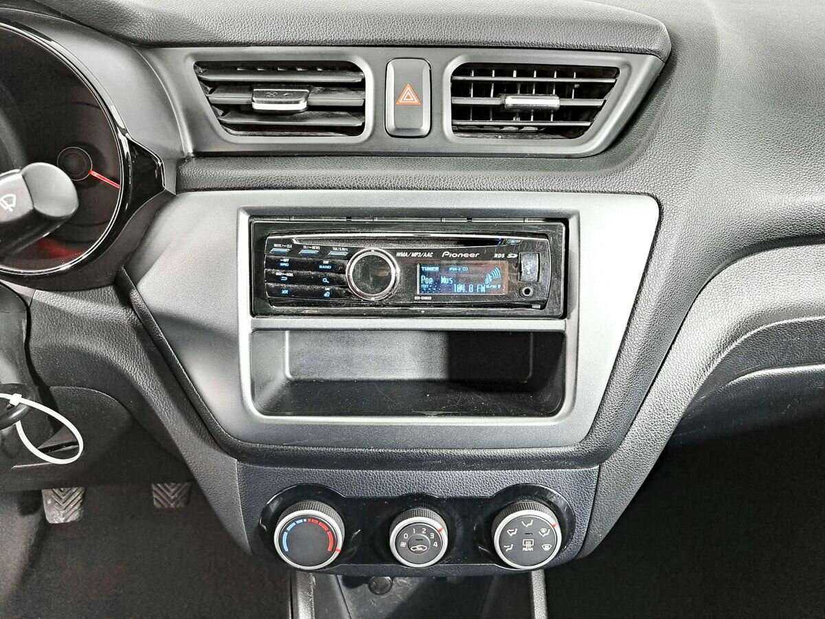 Kia Rio с пробегом — 2015 год. Фото: #12