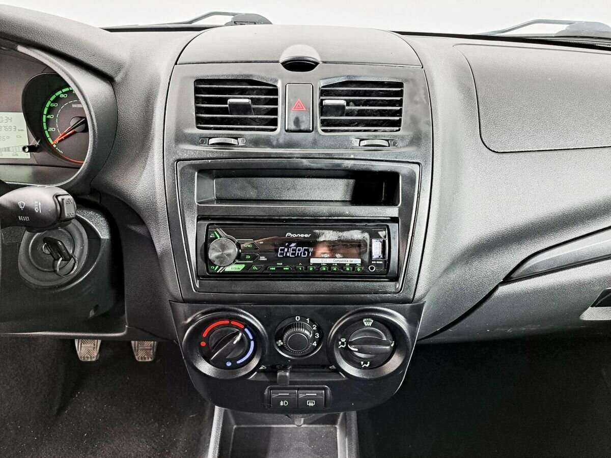 Lada (ВАЗ) Kalina с пробегом — 2018 год. Фото: #12