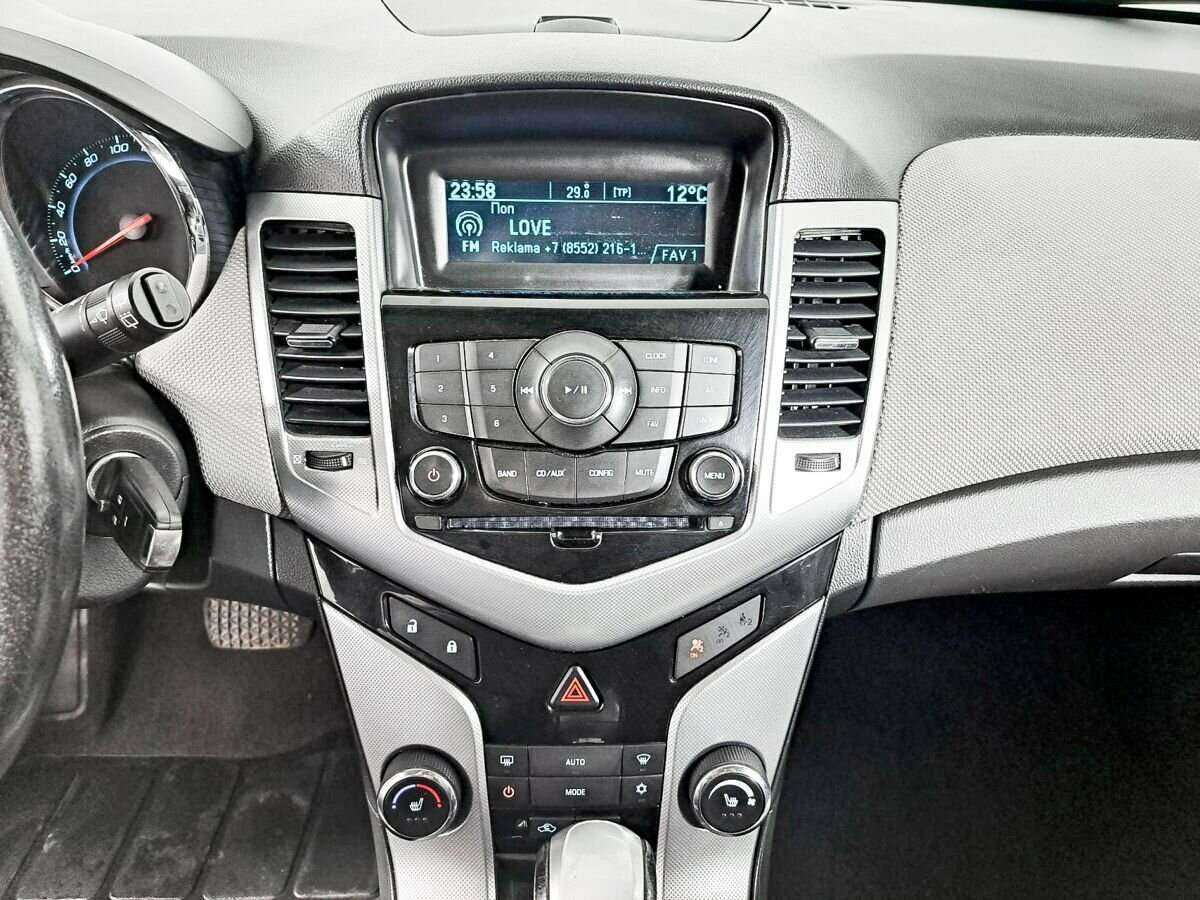 Chevrolet Cruze с пробегом — 2012 год. Фото: #12