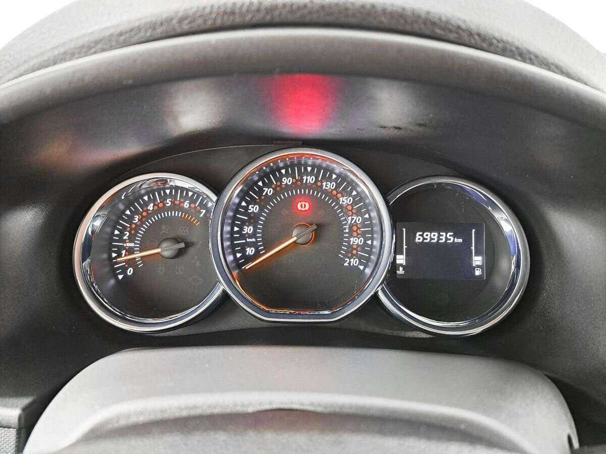 Renault Sandero с пробегом — 2019 год. Фото: #10