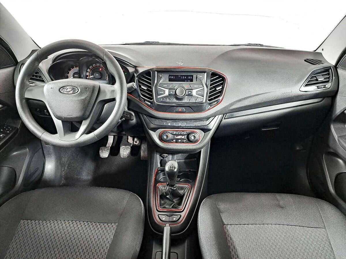 Lada (ВАЗ) Vesta с пробегом — 2018 год. Фото: #11