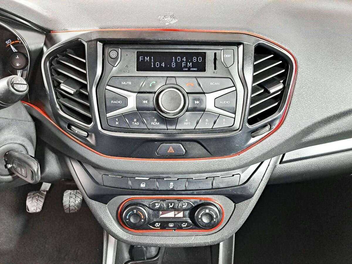 Lada (ВАЗ) Vesta с пробегом — 2018 год. Фото: #12