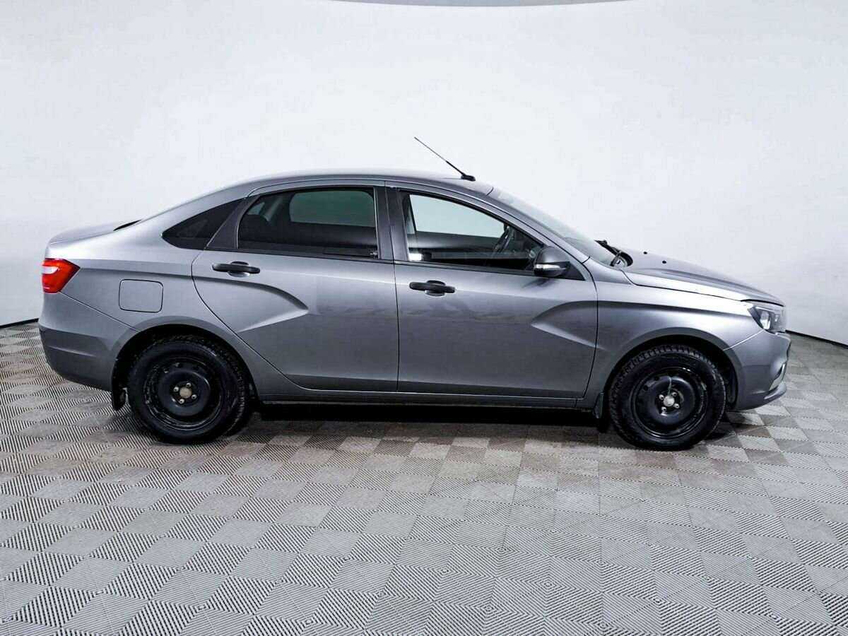 Lada (ВАЗ) Vesta с пробегом — 2017 год. Фото: #3