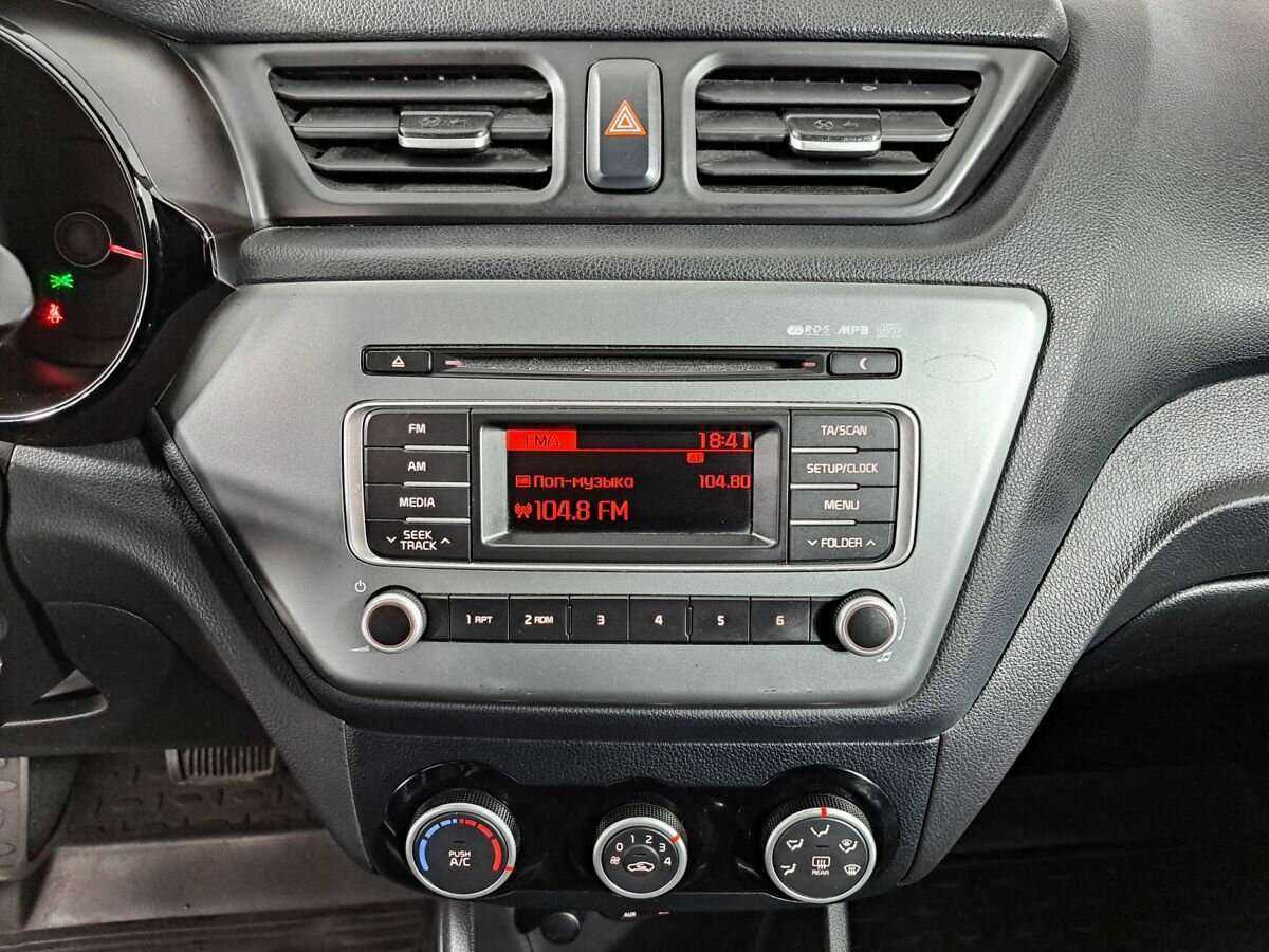 Kia Rio с пробегом — 2017 год. Фото: #12