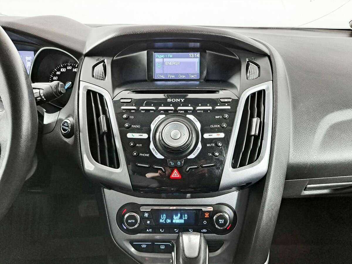 Ford Focus с пробегом — 2012 год. Фото: #12