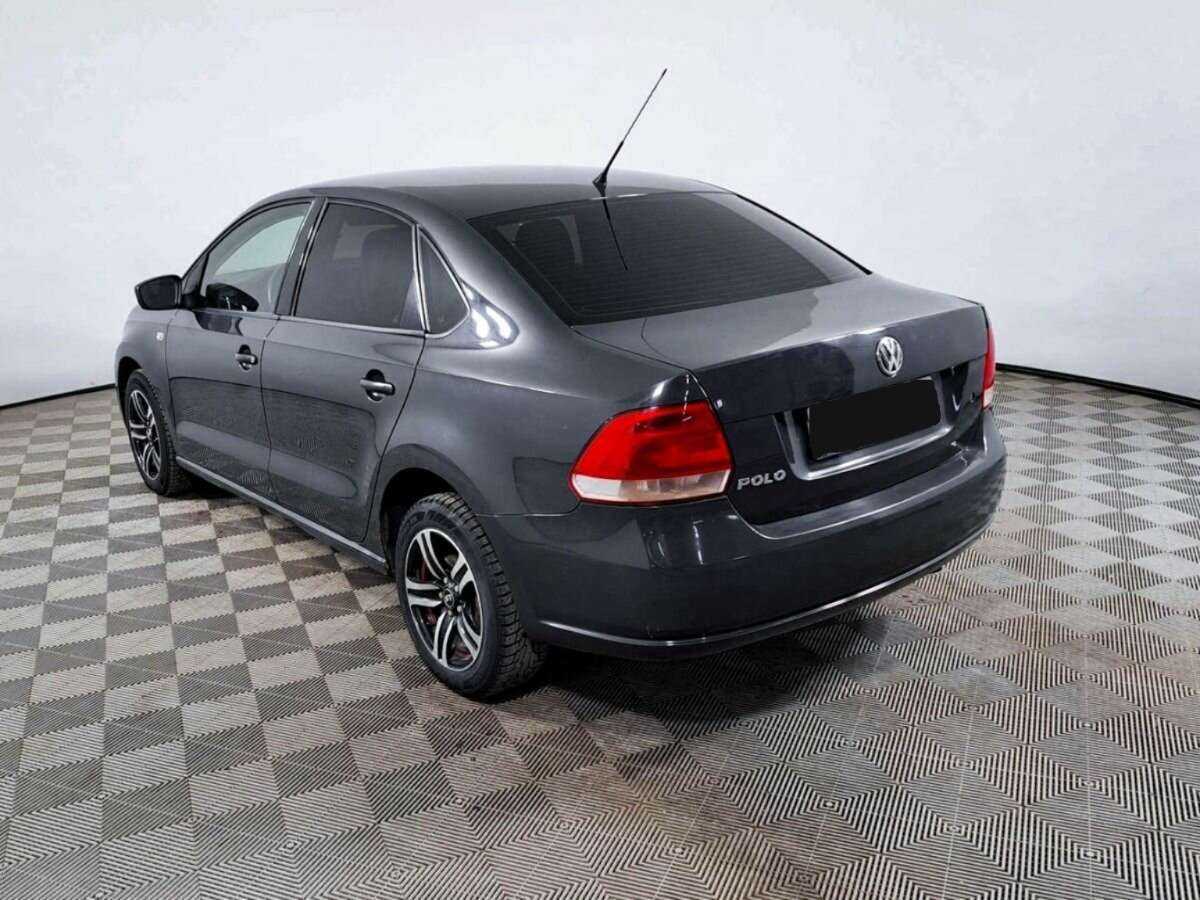 Volkswagen Polo с пробегом — 2012 год. Фото: #6