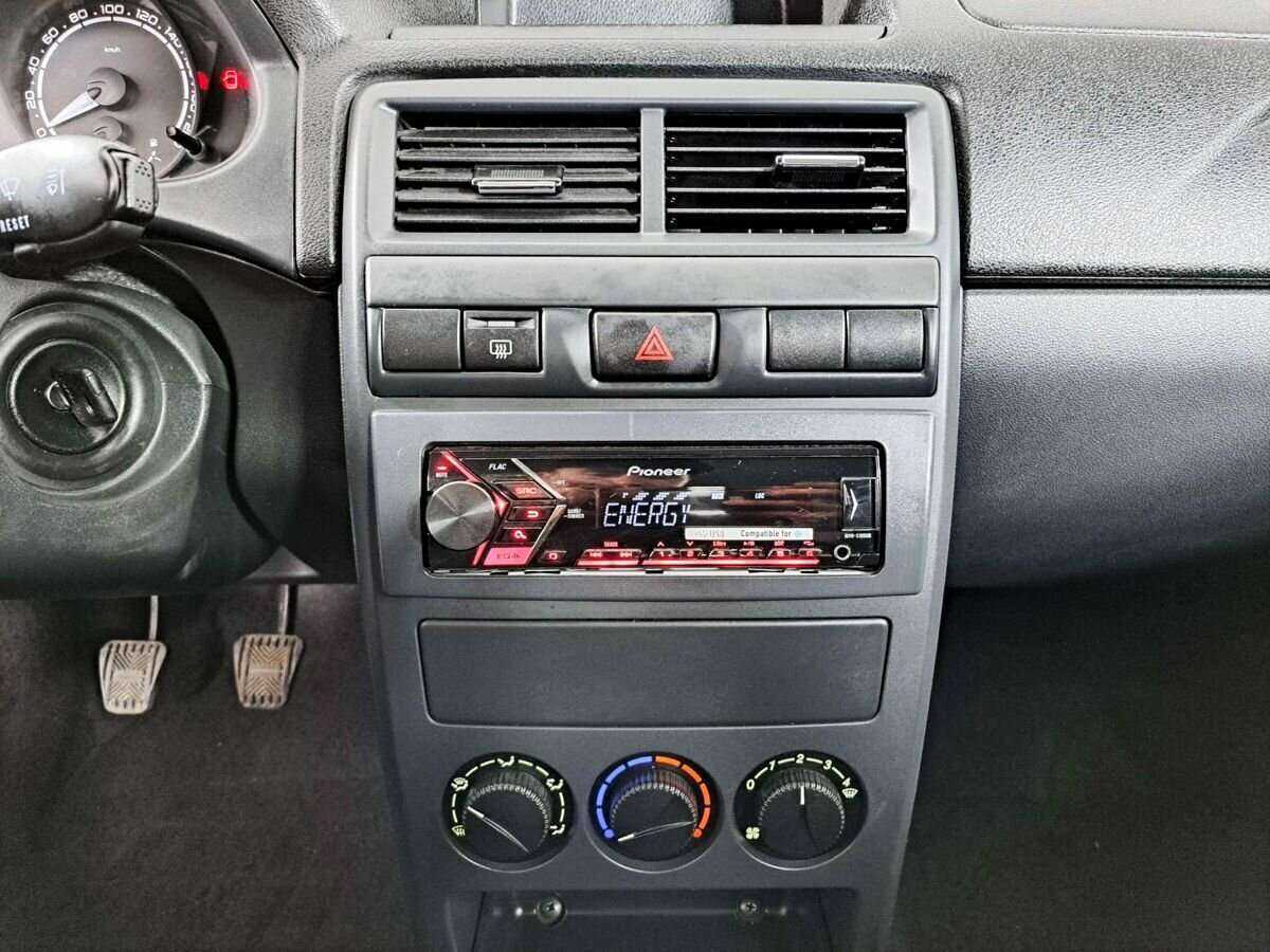 Lada (ВАЗ) Priora с пробегом — 2017 год. Фото: #12