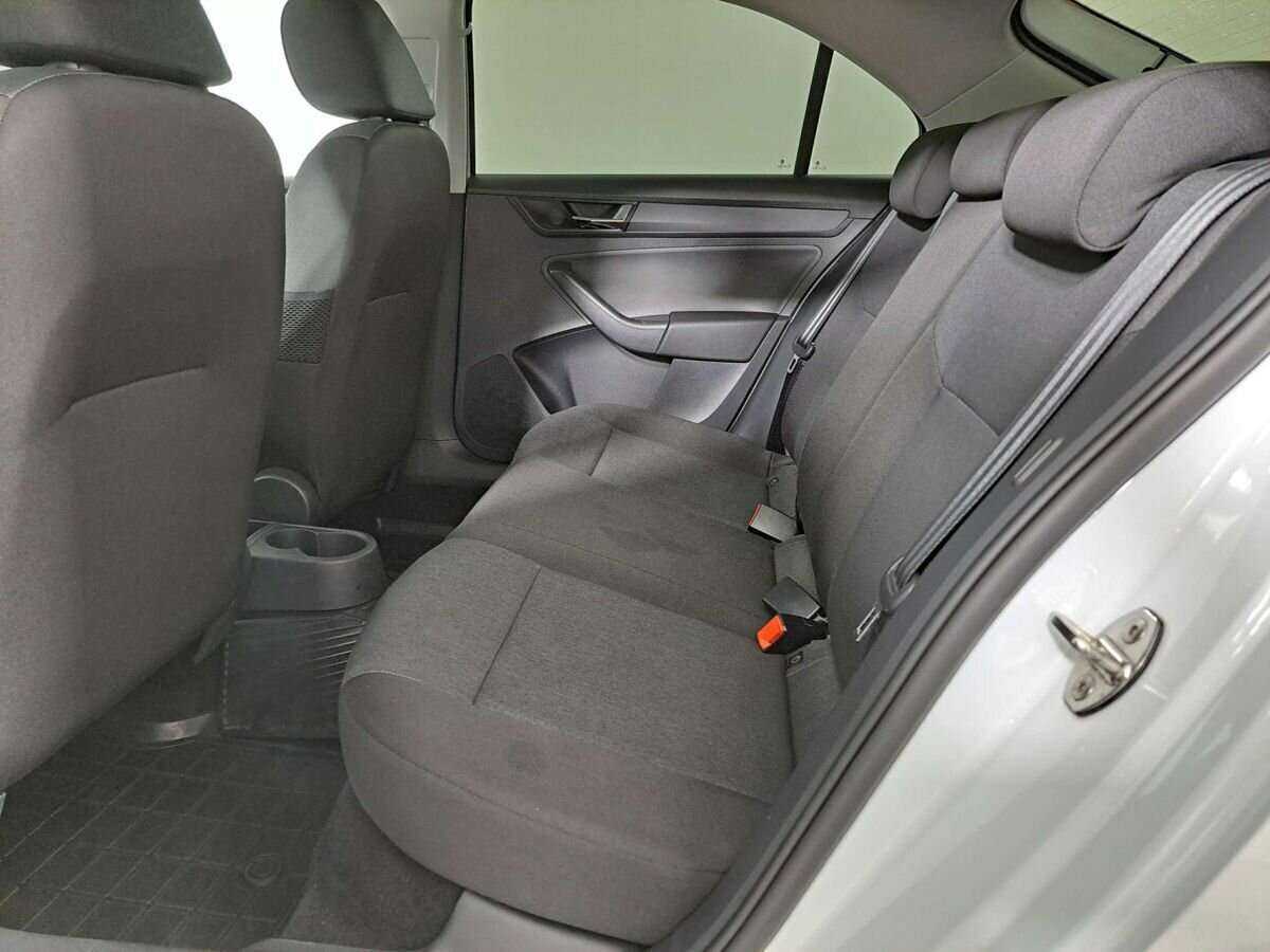 Skoda Rapid с пробегом — 2018 год. Фото: #9