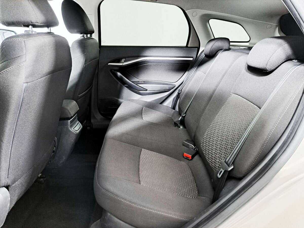 Lada (ВАЗ) Vesta с пробегом — 2019 год. Фото: #6