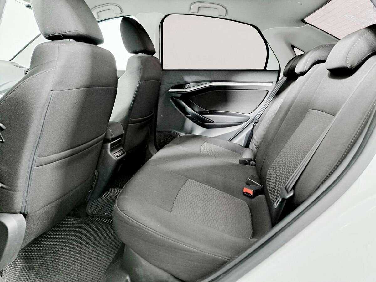 Lada (ВАЗ) Vesta с пробегом — 2019 год. Фото: #9