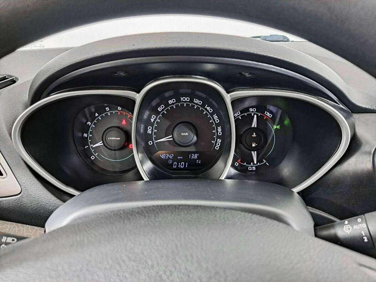 Lada (ВАЗ) Vesta с пробегом — 2016 год. Фото: #10