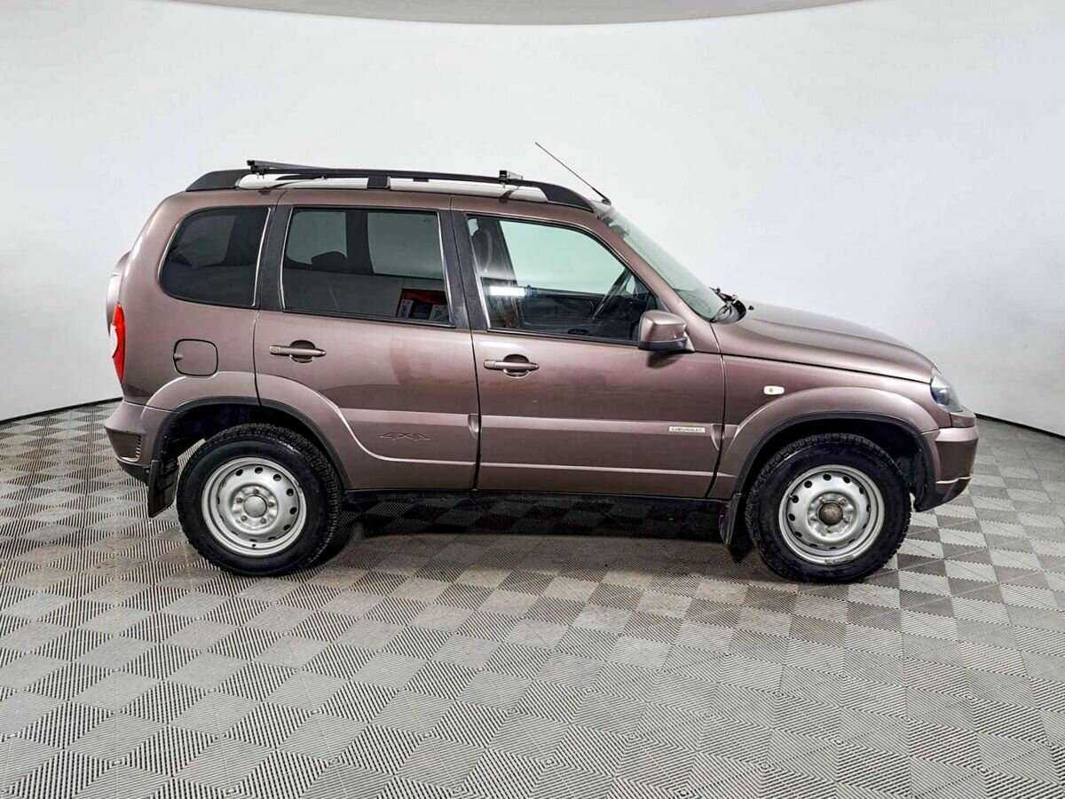 Chevrolet Niva с пробегом — 2017 год. Фото: #3