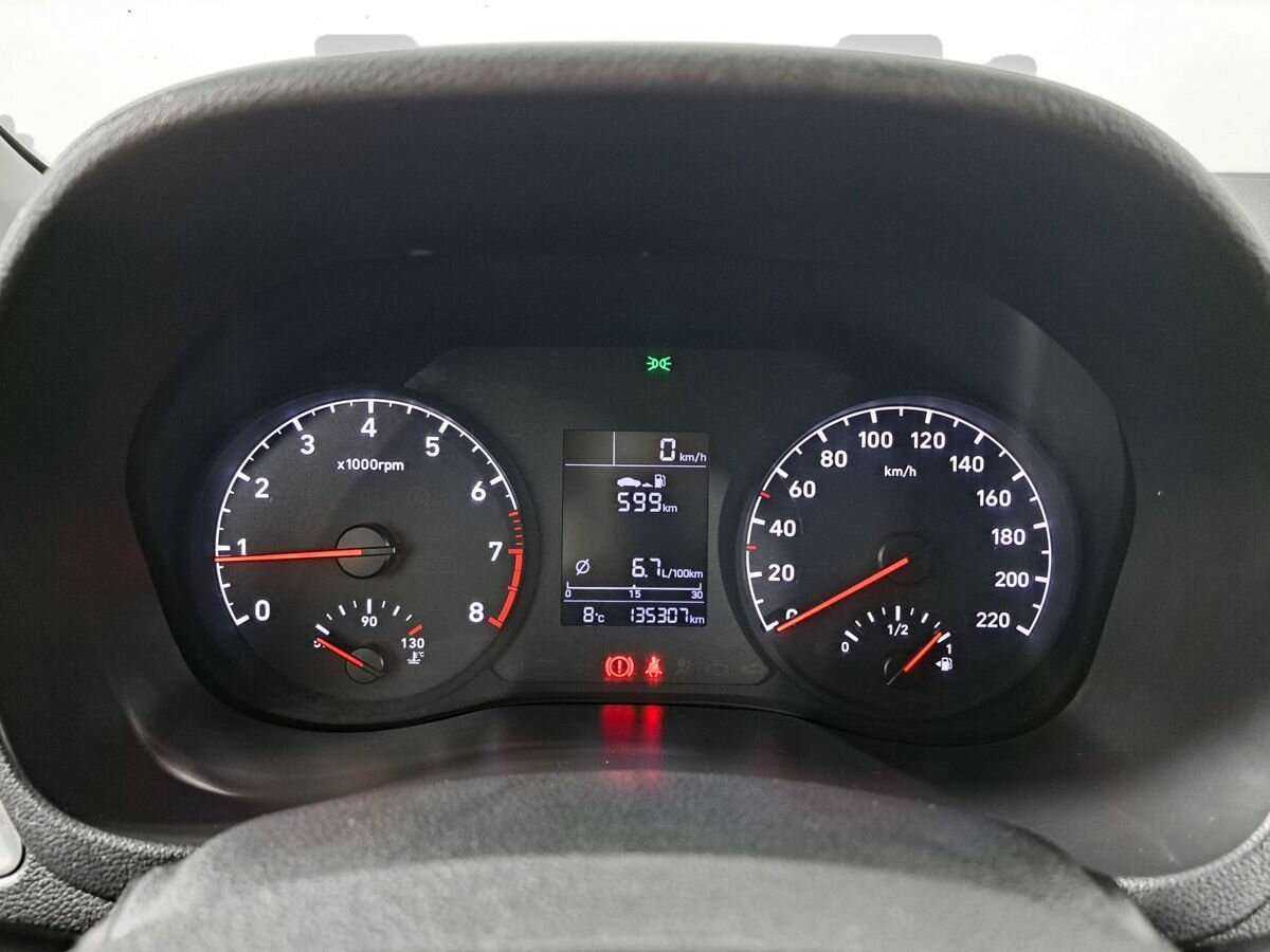 Hyundai Solaris с пробегом — 2017 год. Фото: #12