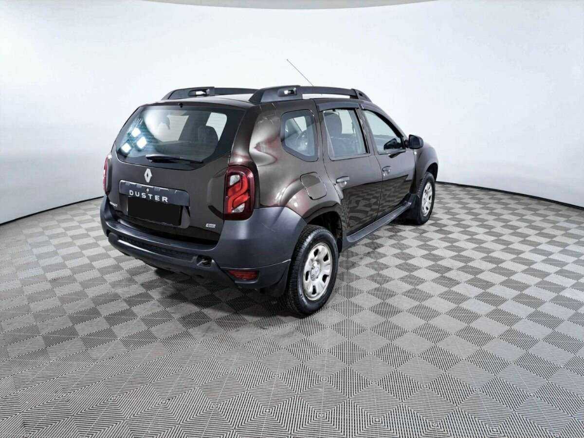 Renault Duster с пробегом — 2017 год. Фото: #4