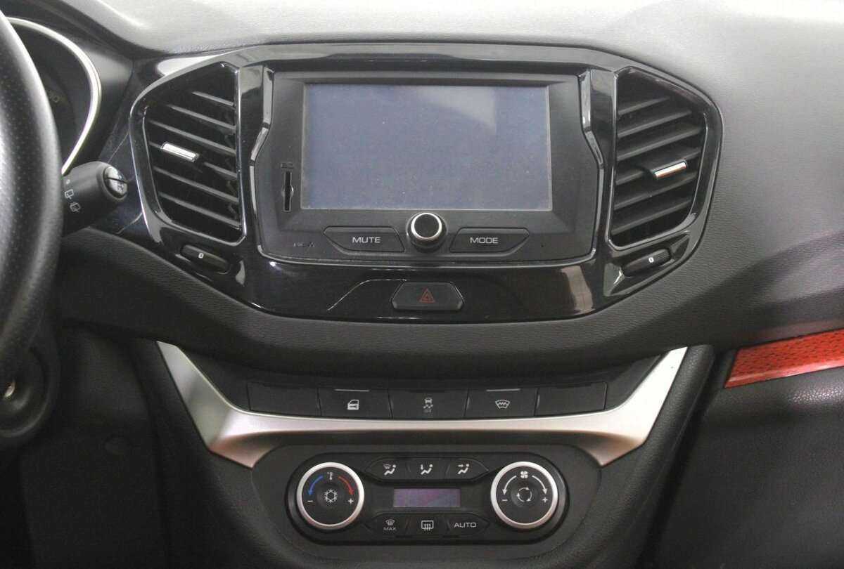 Lada (ВАЗ) Vesta с пробегом — 2019 год. Фото: #9