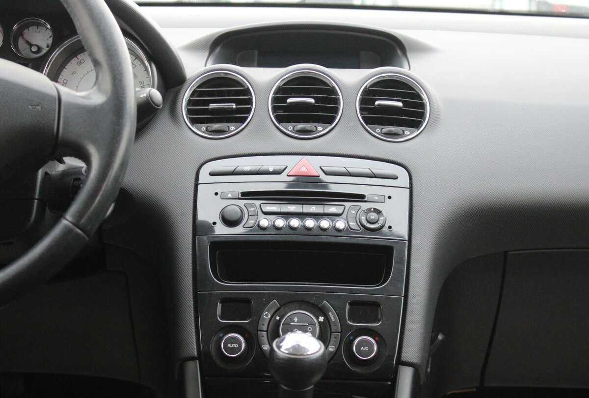 Peugeot 408 с пробегом — 2014 год. Фото: #9