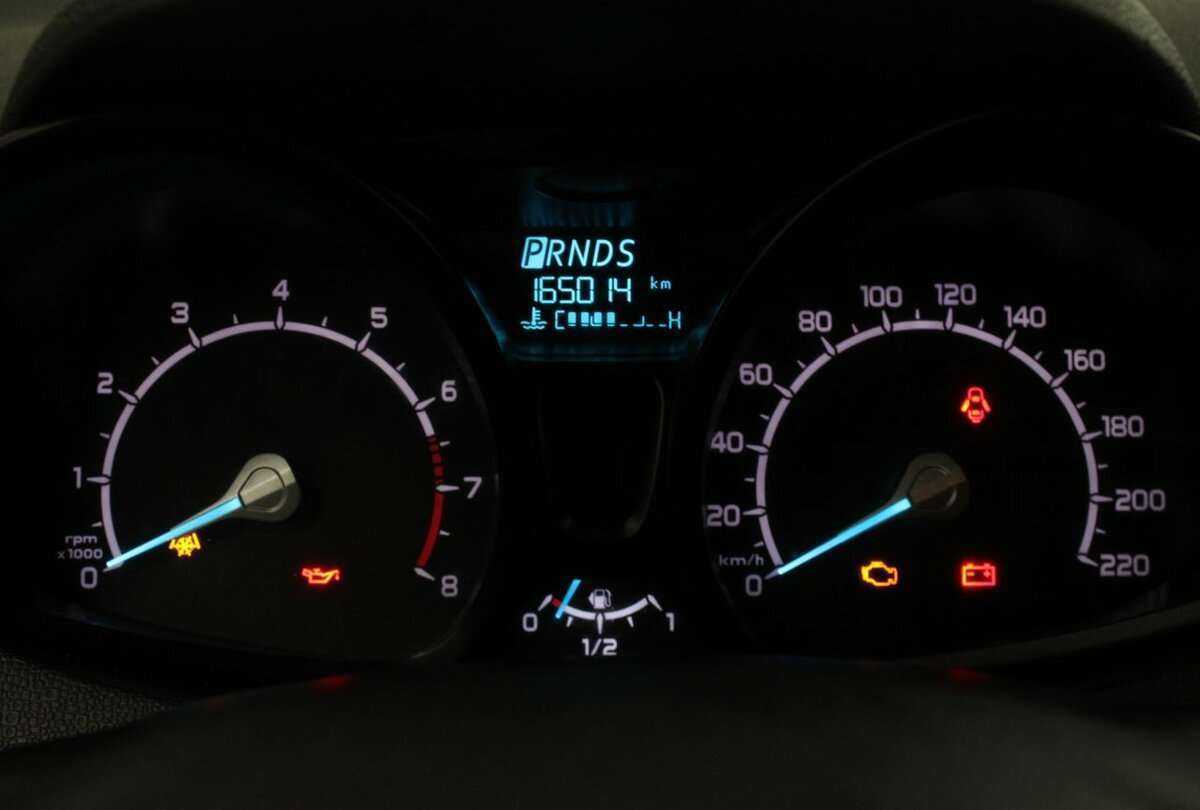 Ford EcoSport с пробегом — 2015 год. Фото: #9