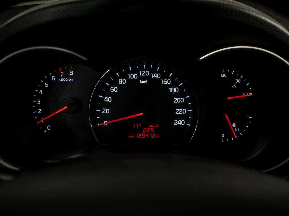 Kia Sorento с пробегом — 2015 год. Фото: #10