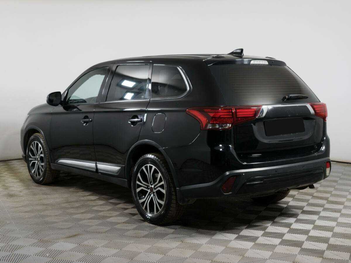 Mitsubishi Outlander с пробегом — 2018 год. Фото: #4