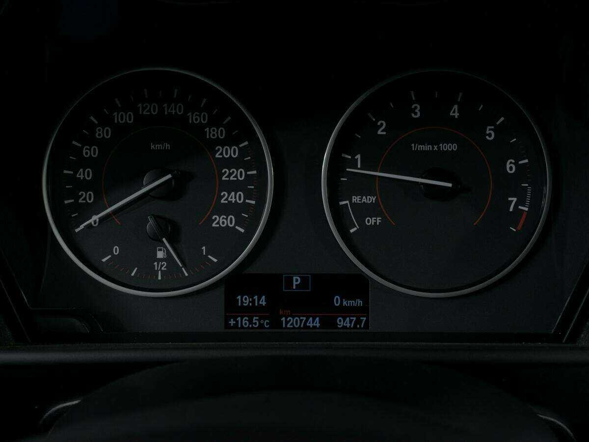 BMW 1 серии с пробегом — 2014 год. Фото: #12