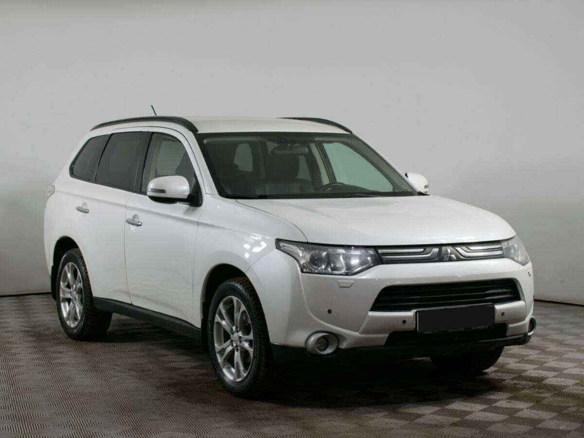 Mitsubishi Outlander с пробегом — 2013 год. Фото: #2