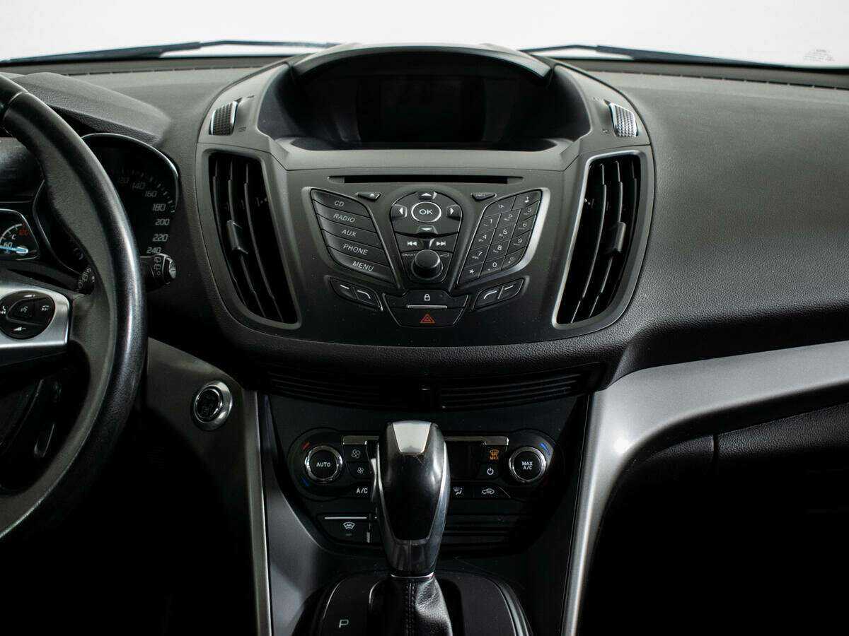 Ford Kuga с пробегом — 2015 год. Фото: #9
