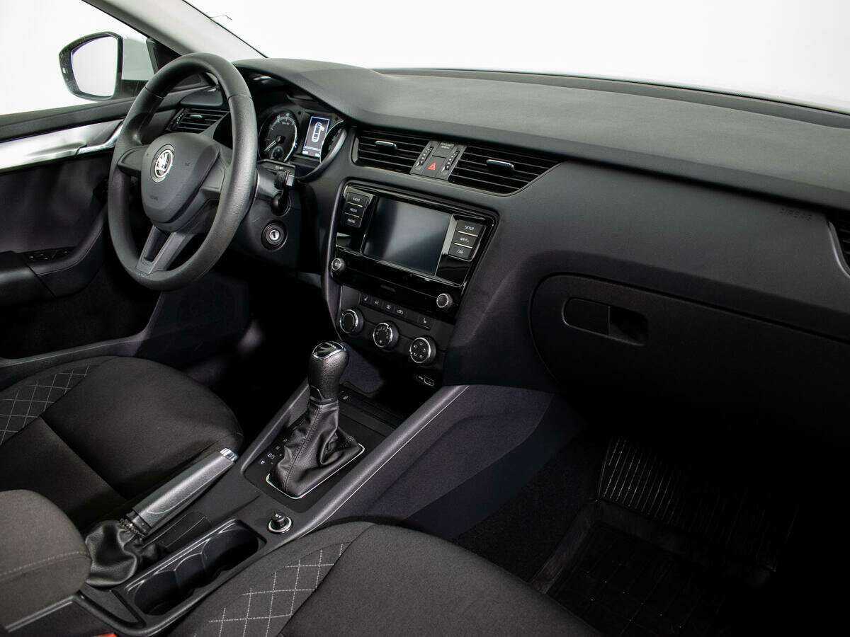 Skoda Octavia с пробегом — 2020 год. Фото: #5