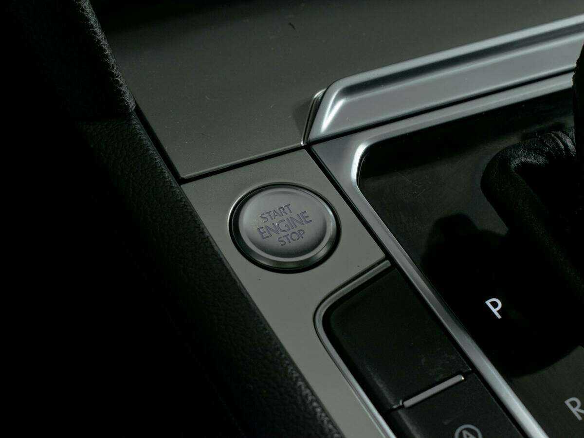 Volkswagen Passat с пробегом — 2017 год. Фото: #13