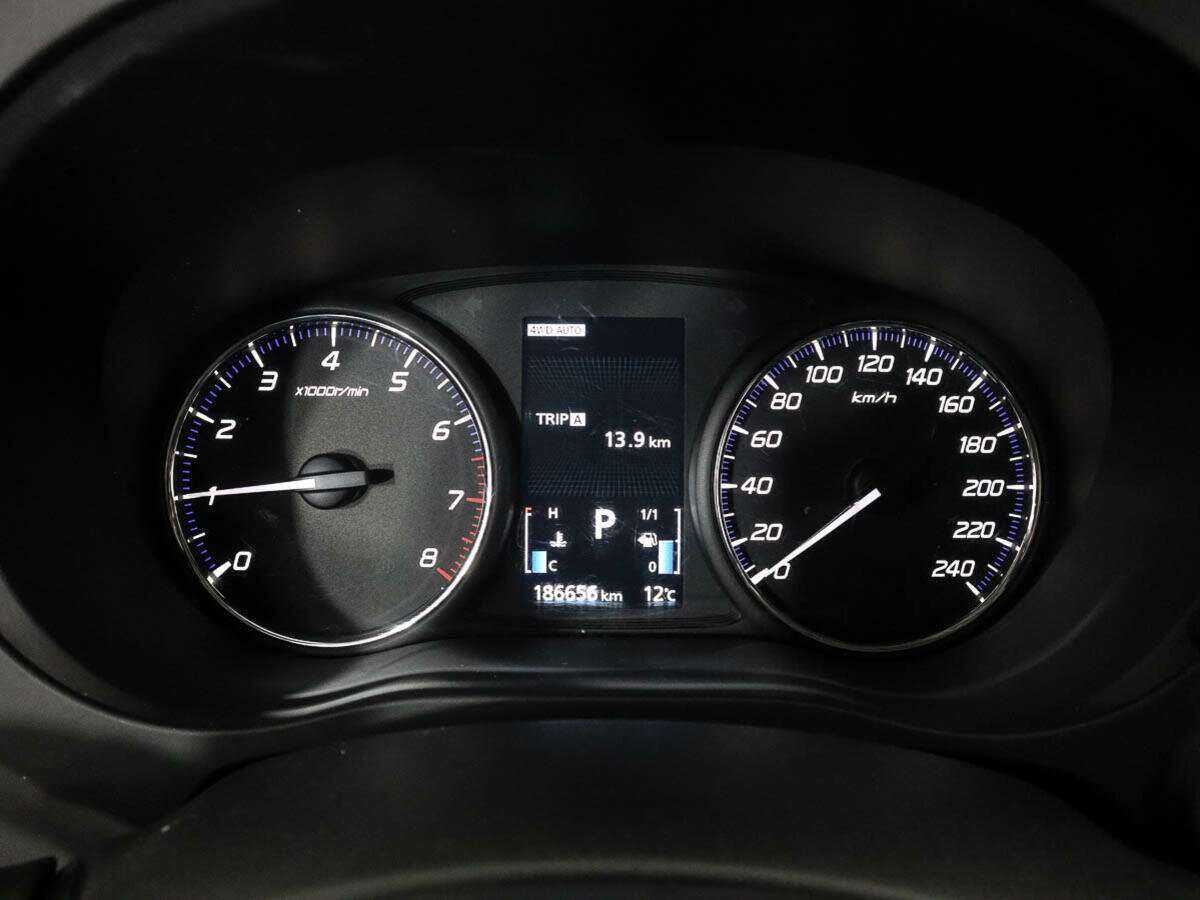 Mitsubishi Outlander с пробегом — 2013 год. Фото: #8