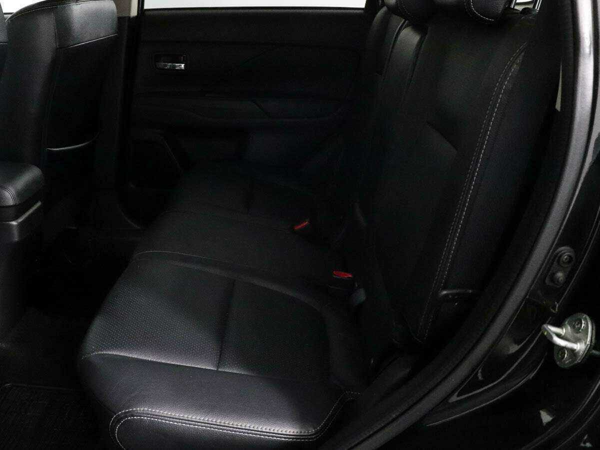Mitsubishi Outlander с пробегом — 2015 год. Фото: #7