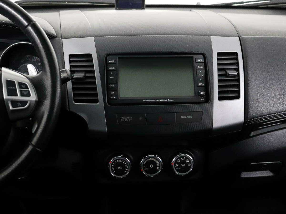 Mitsubishi Outlander с пробегом — 2012 год. Фото: #10