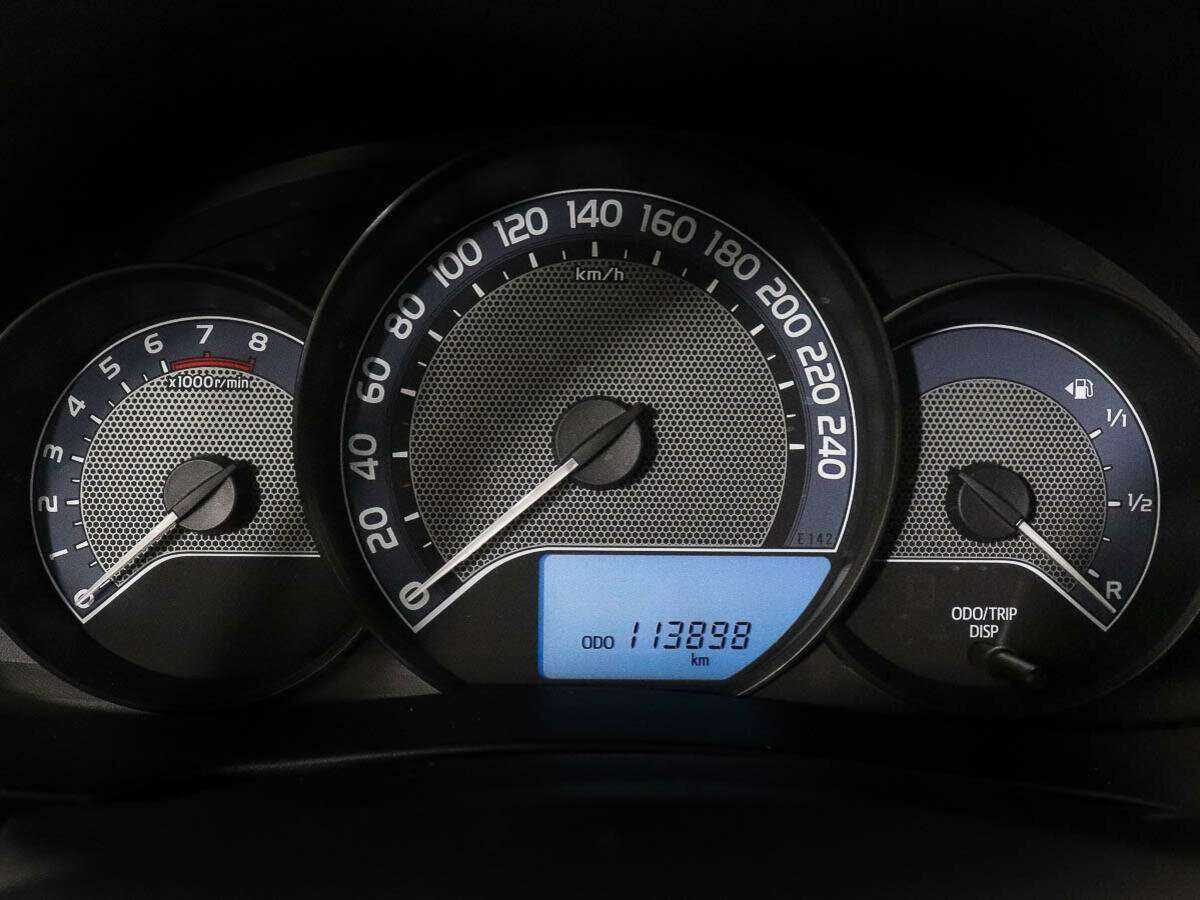 Toyota Corolla с пробегом — 2013 год. Фото: #7