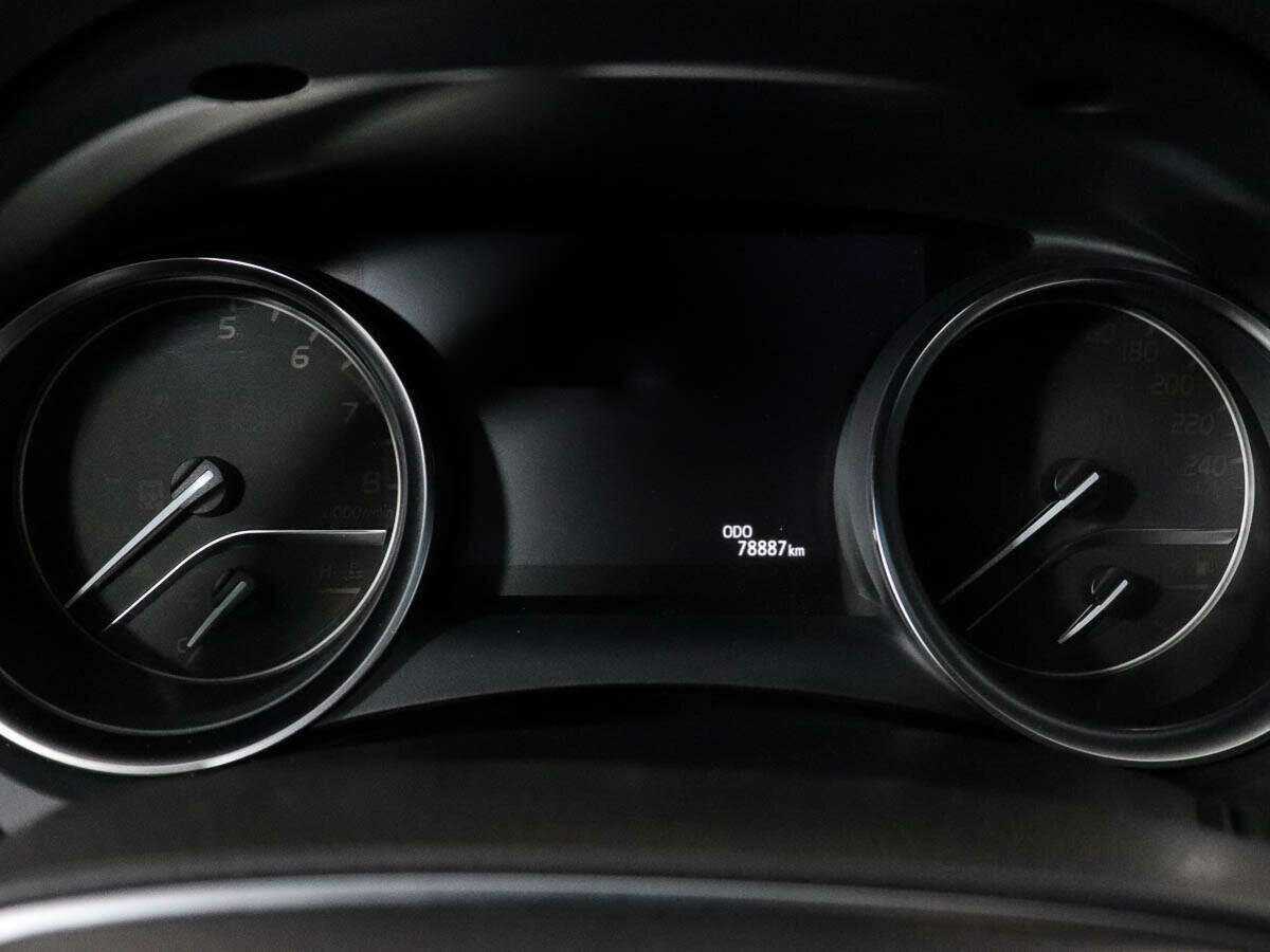 Toyota Camry с пробегом — 2019 год. Фото: #8