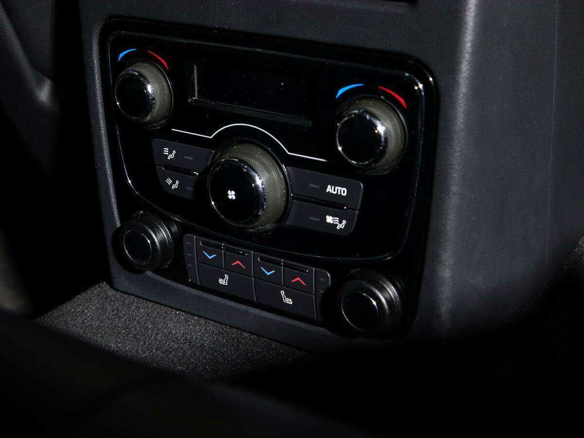 Jaguar XF с пробегом — 2018 год. Фото: #15