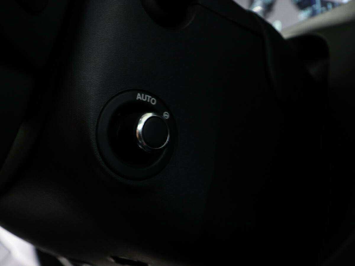 Jaguar XF с пробегом — 2018 год. Фото: #21