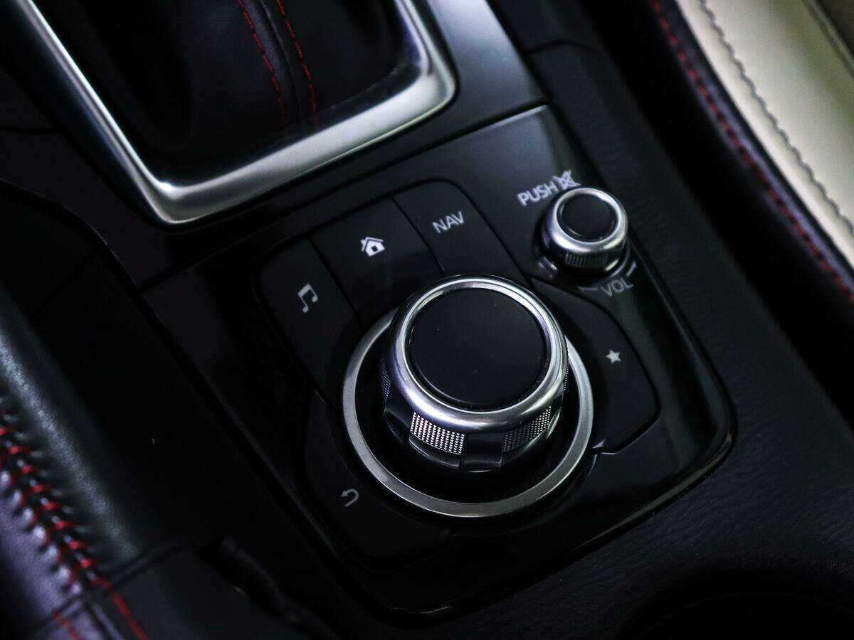 Mazda 3 с пробегом — 2014 год. Фото: #17