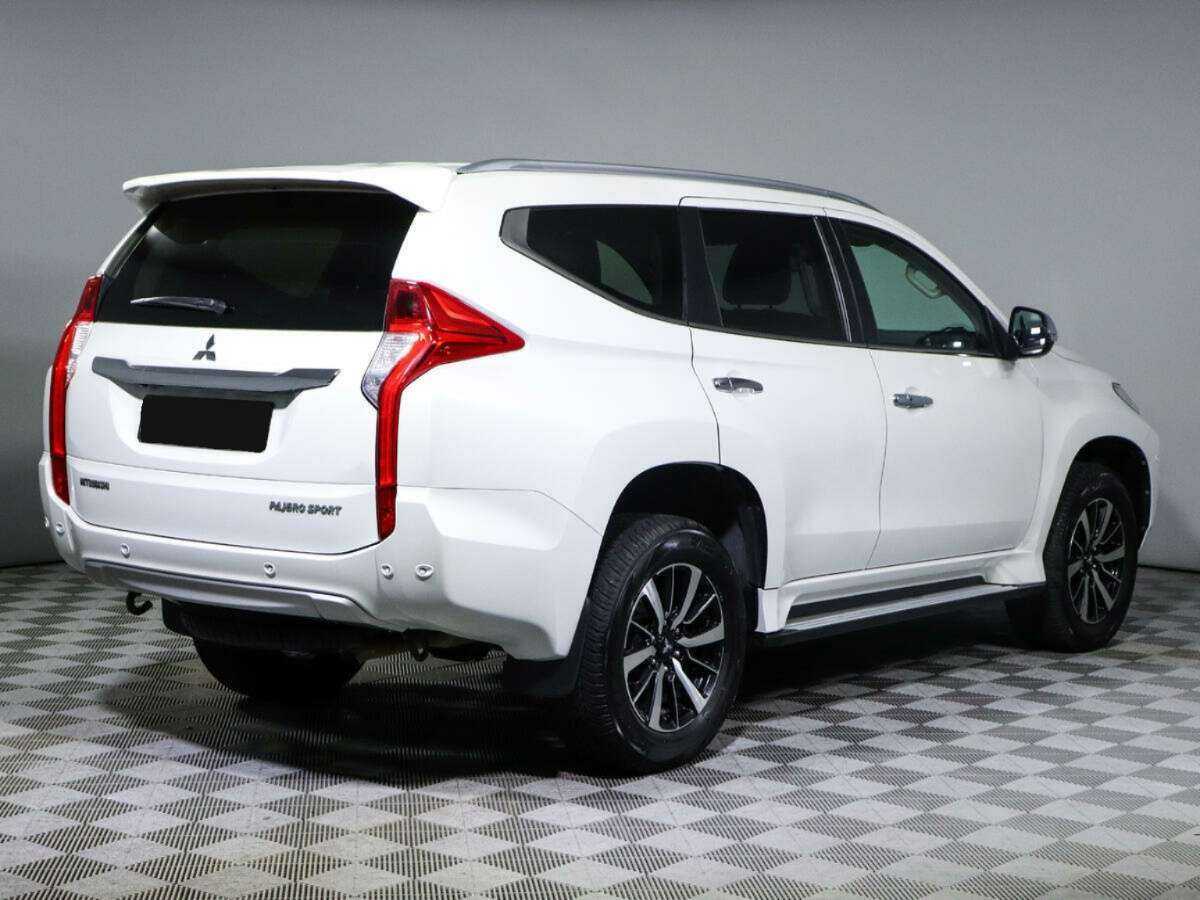 Mitsubishi Pajero Sport с пробегом — 2018 год. Фото: #1
