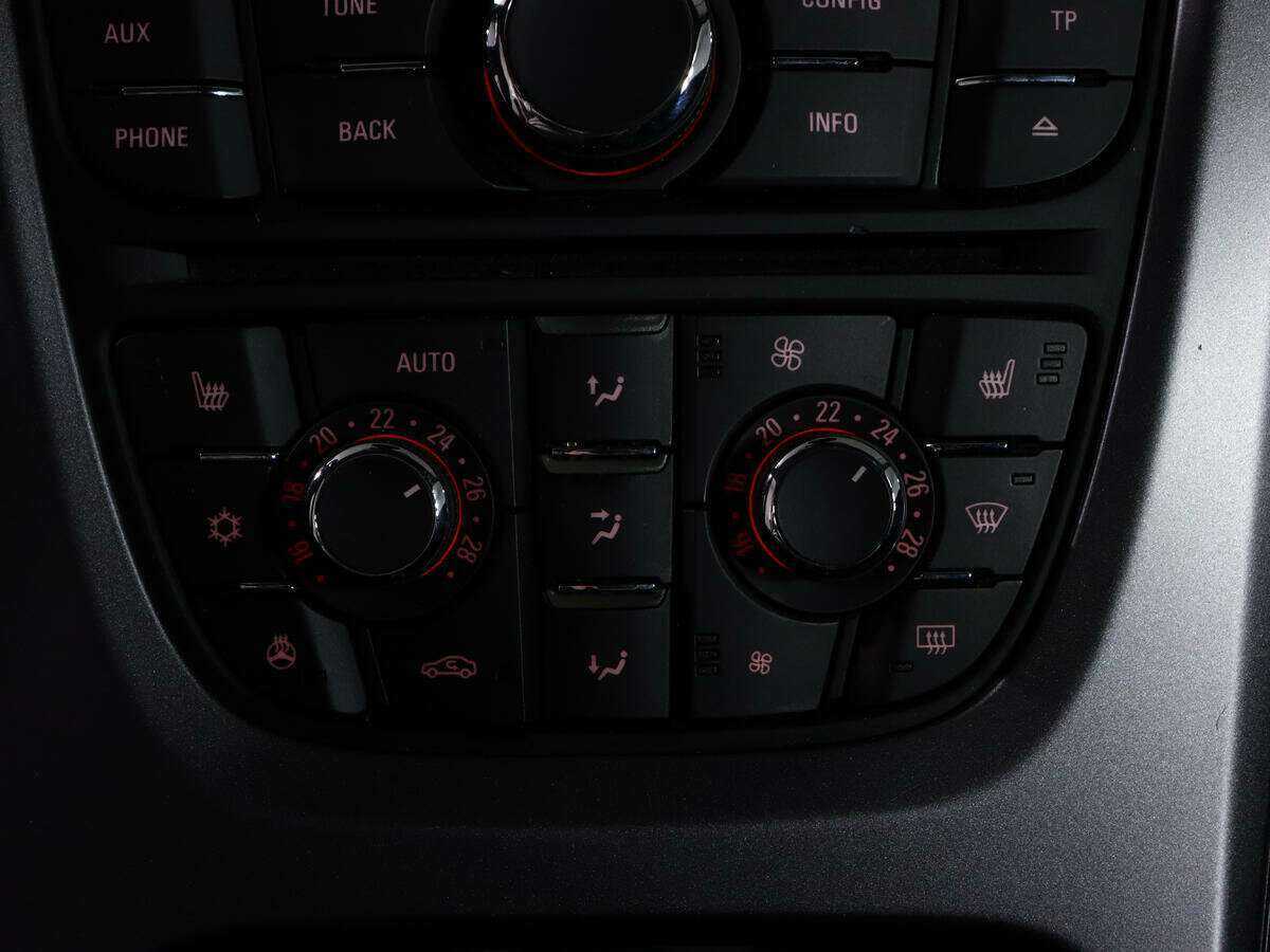 Opel Astra с пробегом — 2014 год. Фото: #17