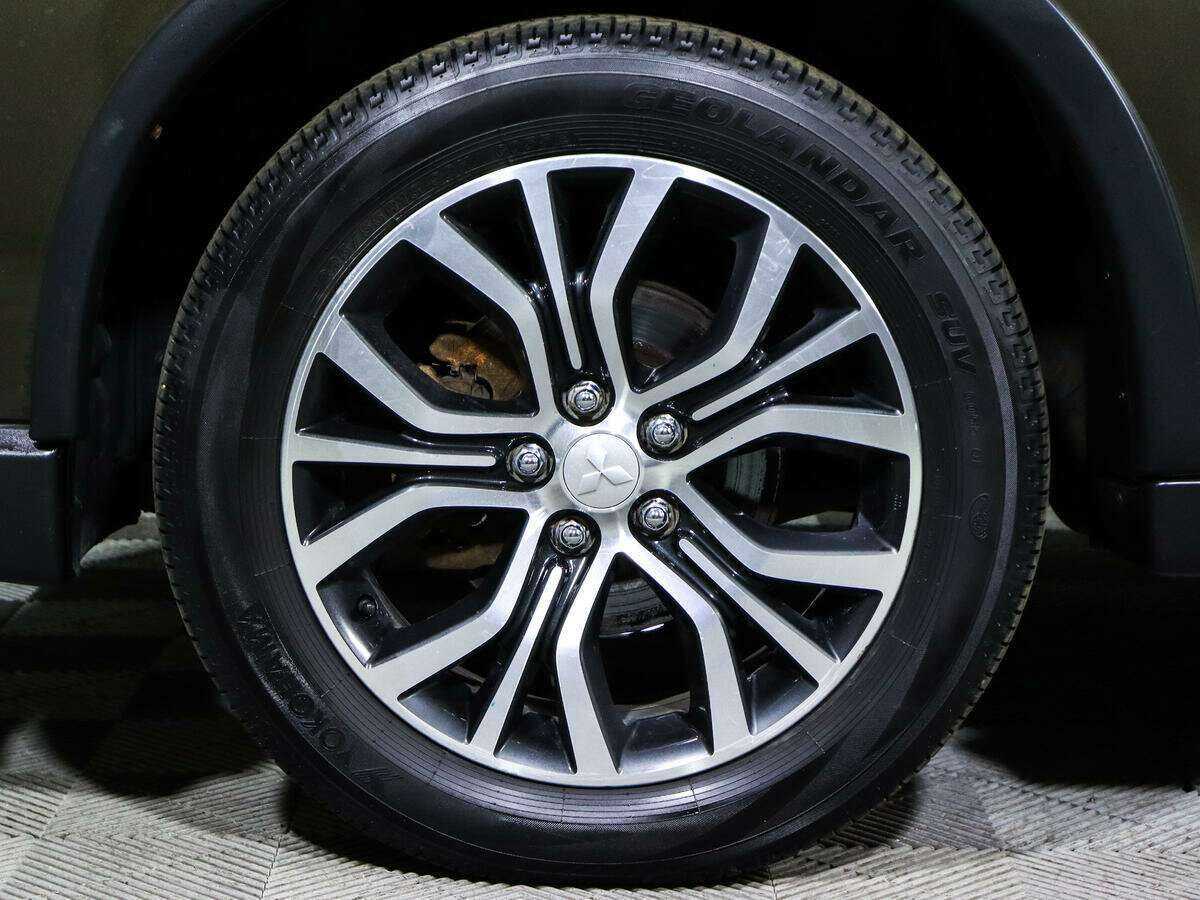 Mitsubishi Outlander с пробегом — 2018 год. Фото: #21