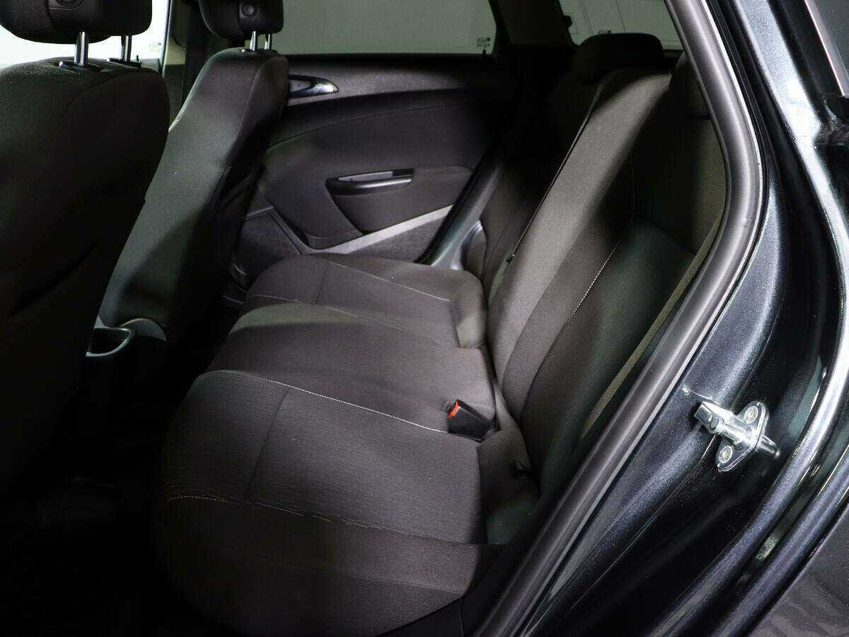 Opel Astra с пробегом — 2014 год. Фото: #9