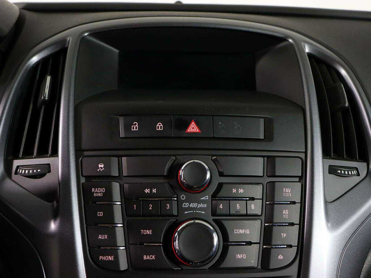 Opel Astra с пробегом — 2014 год. Фото: #18