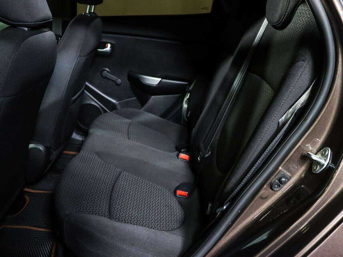 Kia Rio с пробегом — 2016 год. Фото: #7