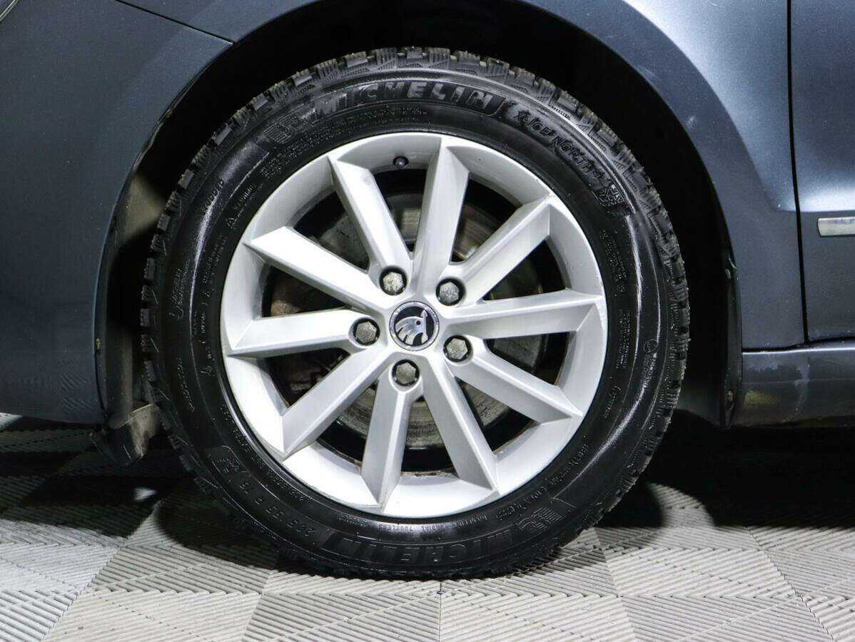 Skoda Superb с пробегом — 2013 год. Фото: #14