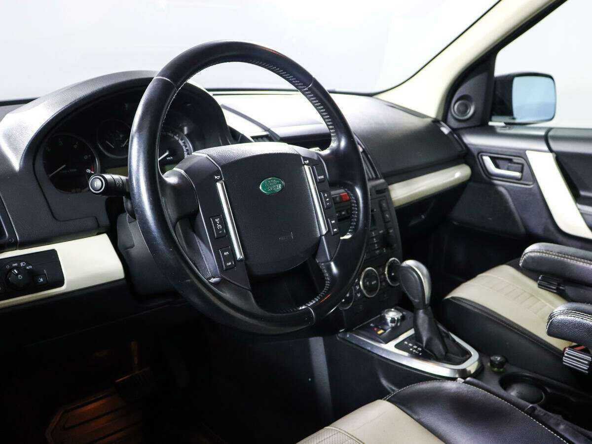 Land Rover Freelander с пробегом — 2012 год. Фото: #12