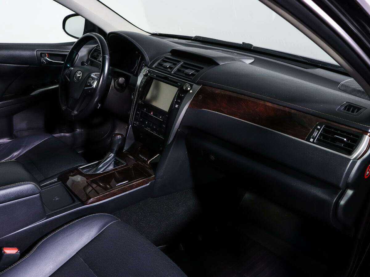 Toyota Camry с пробегом — 2017 год. Фото: #6